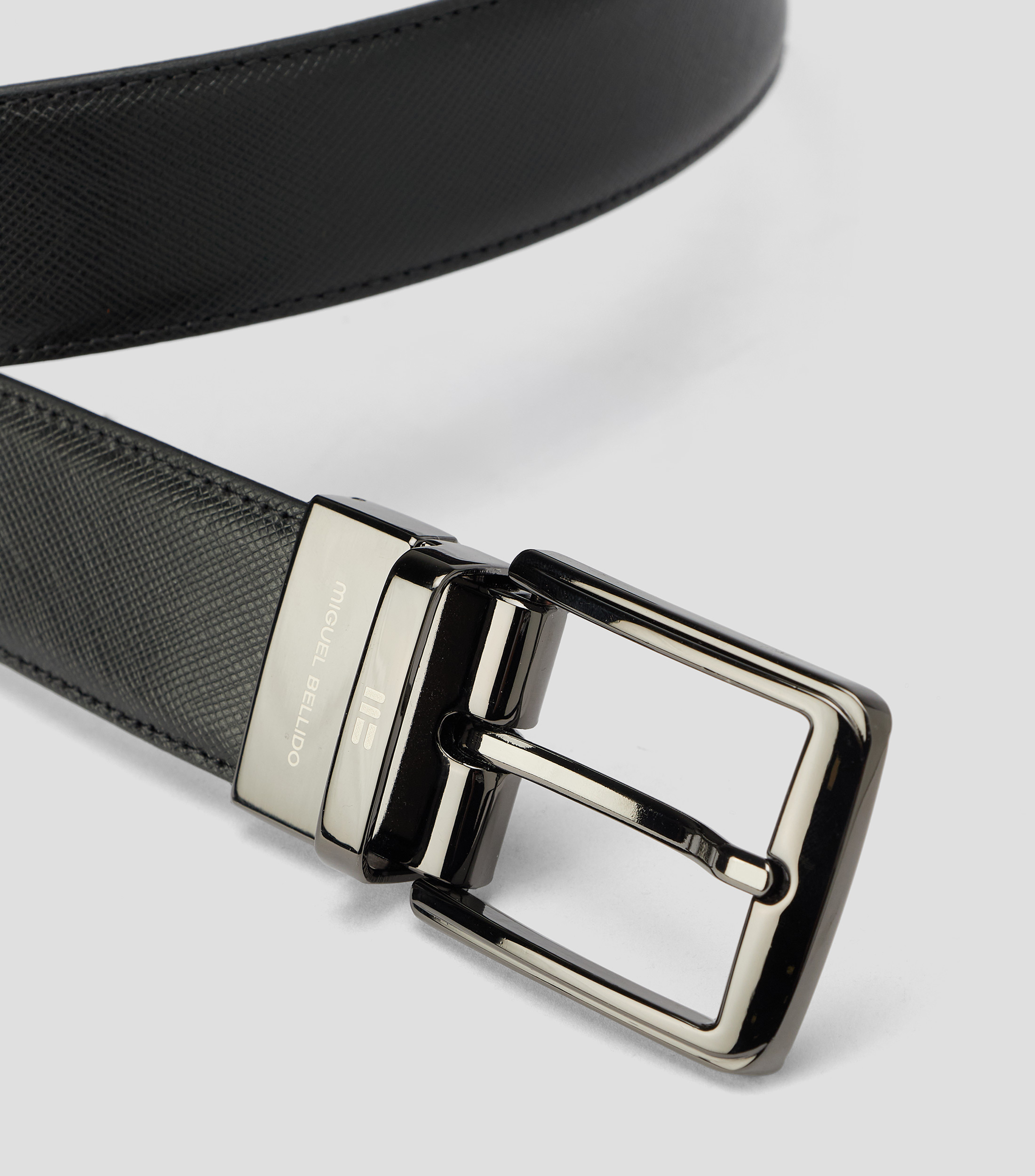 Cinturón reversible en piel vacuna formal Hombre